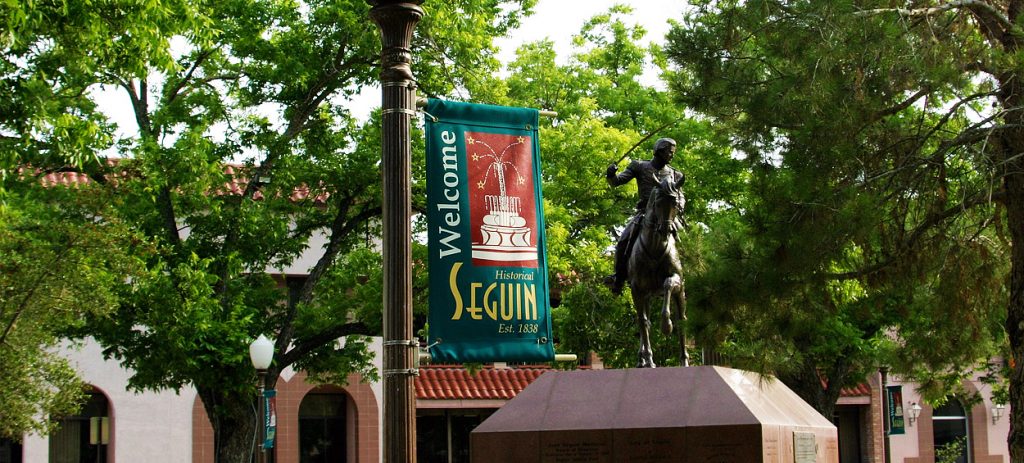 Seguin Limo Rental Services, San Antonio, Texas, Limos, Party Buses, Shuttles, Charters, Limousine, Vintage Classic Cars, Weddings, Funerals, Birthday, Prom, Homecoming, Nightlife